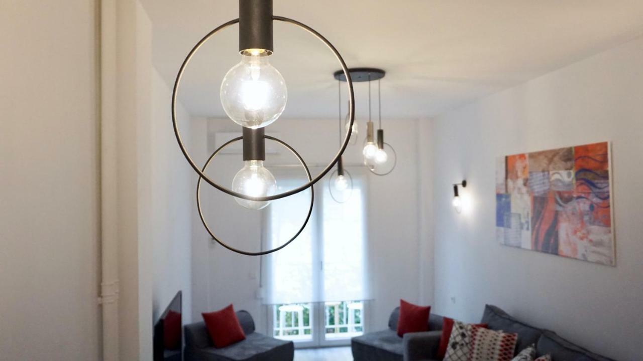 Urban Design Apt In Ateny Zewnętrze zdjęcie