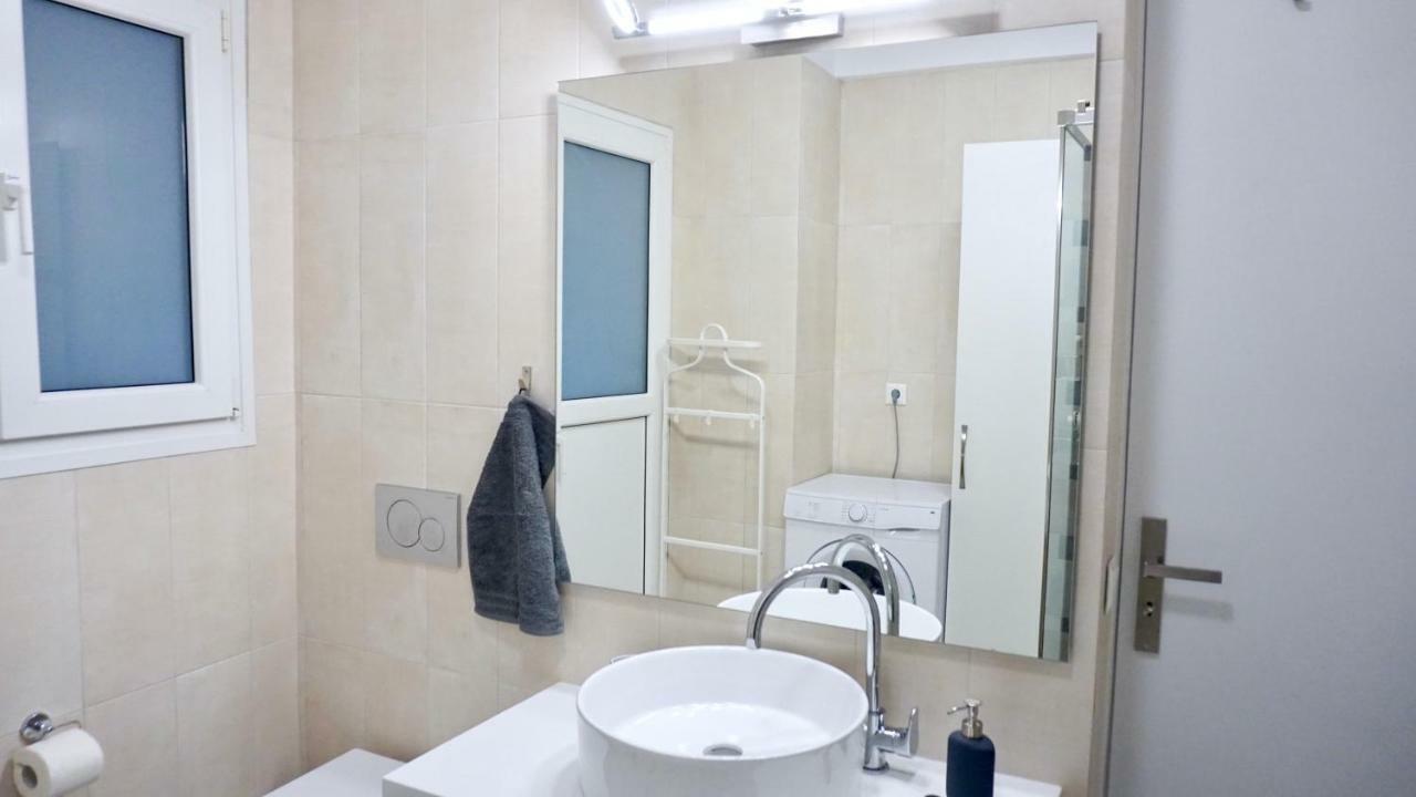 Urban Design Apt In Ateny Zewnętrze zdjęcie