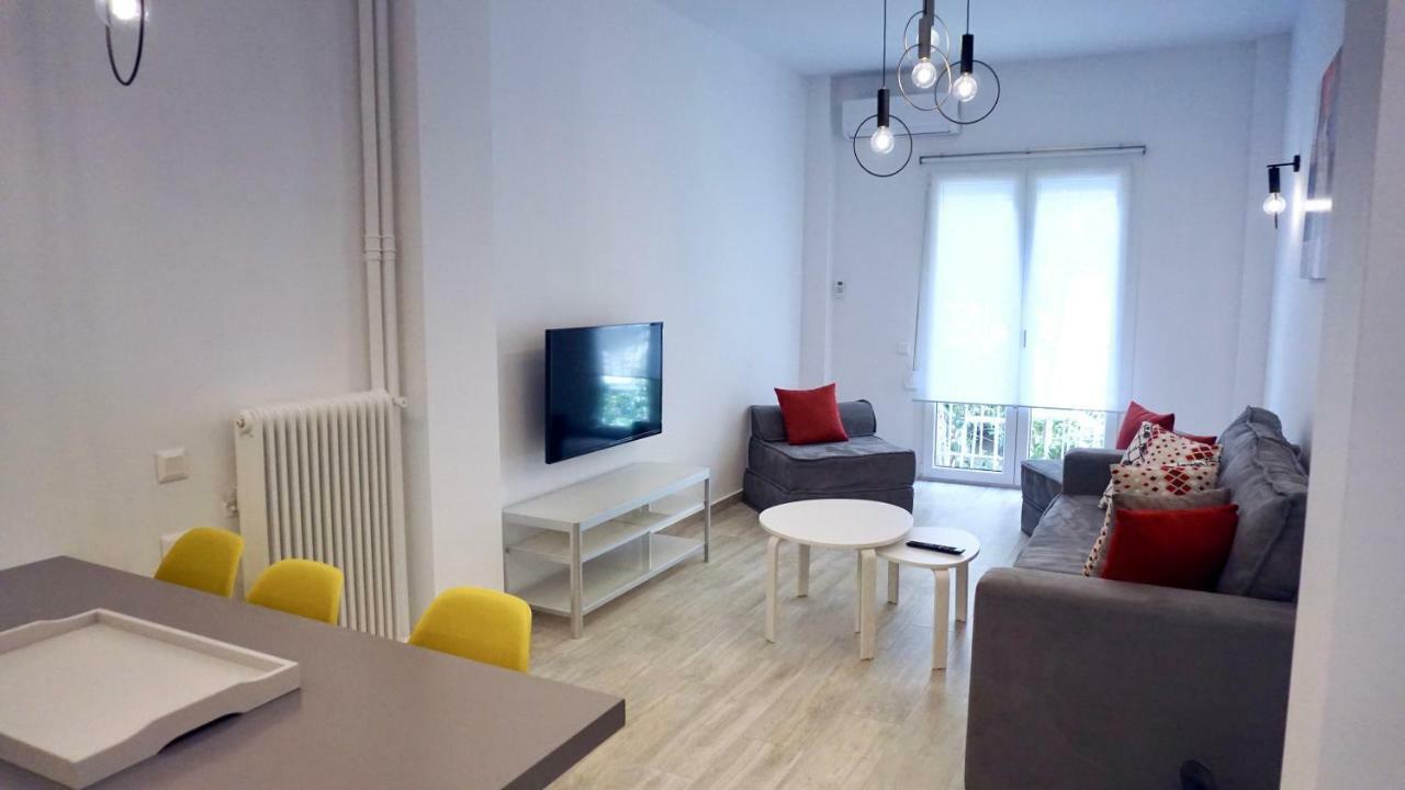 Urban Design Apt In Ateny Zewnętrze zdjęcie